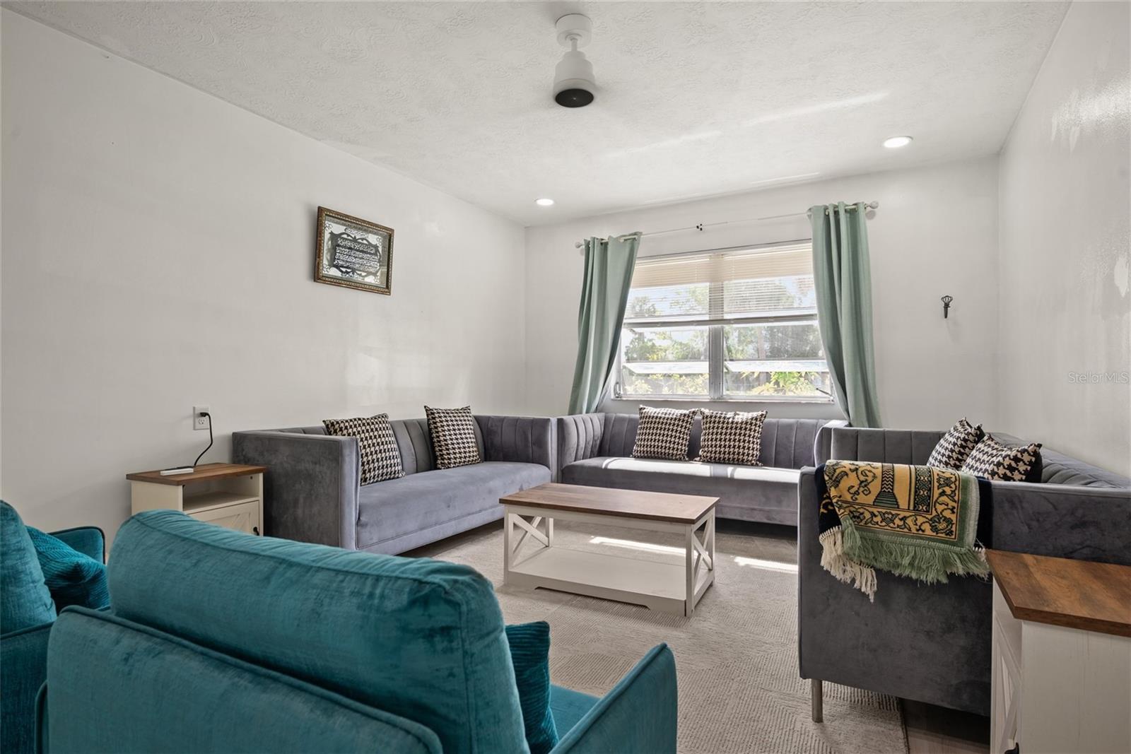 8240 OLD POST RD, PORT RICHEY, FL, 34668