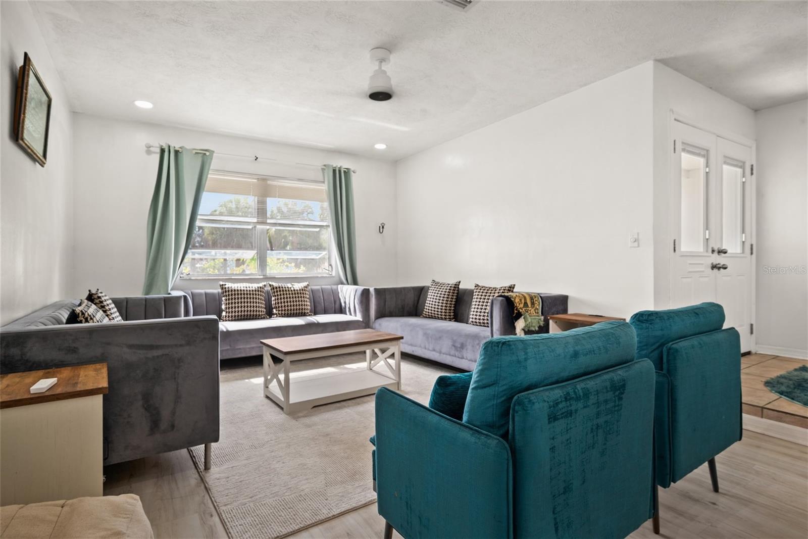 8240 OLD POST RD, PORT RICHEY, FL, 34668