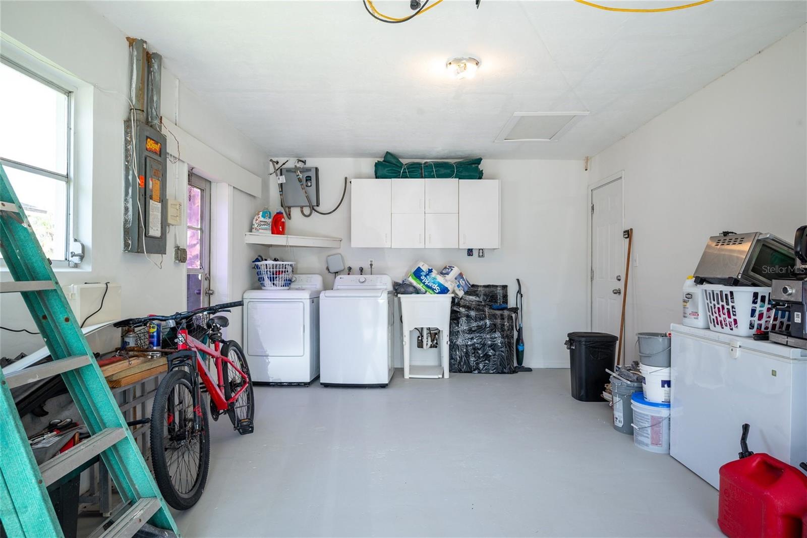 8240 OLD POST RD, PORT RICHEY, FL, 34668