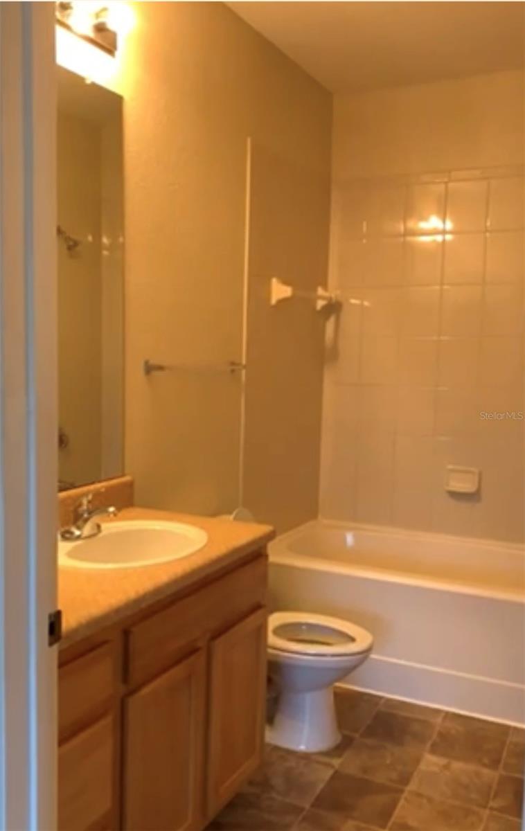 2406 COURTNEY MEADOWS CT #104, TAMPA, FL, 33619