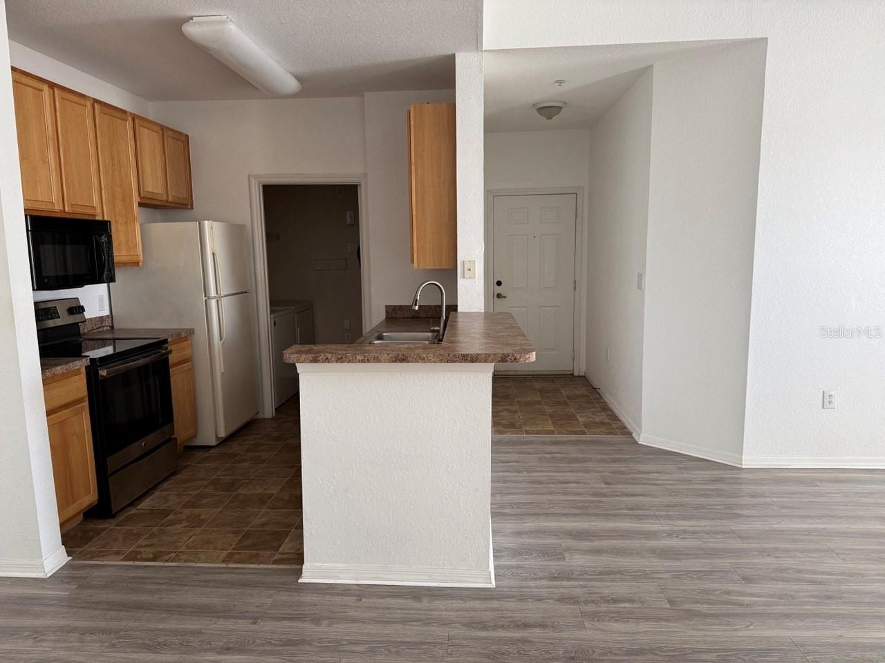 2406 COURTNEY MEADOWS CT #104, TAMPA, FL, 33619