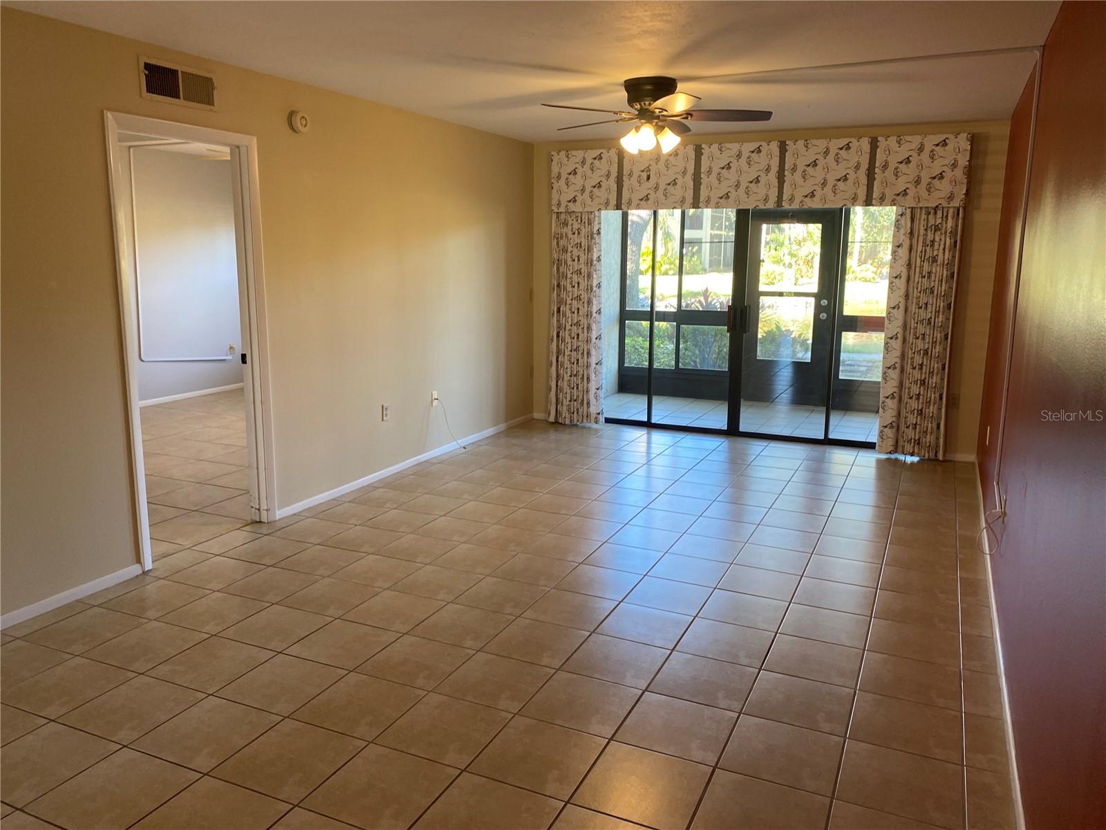 435 30TH AVE W #D103, BRADENTON, FL, 34205