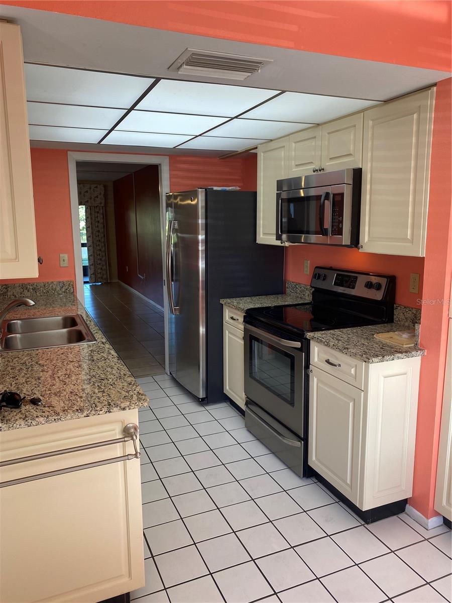 435 30TH AVE W #D103, BRADENTON, FL, 34205