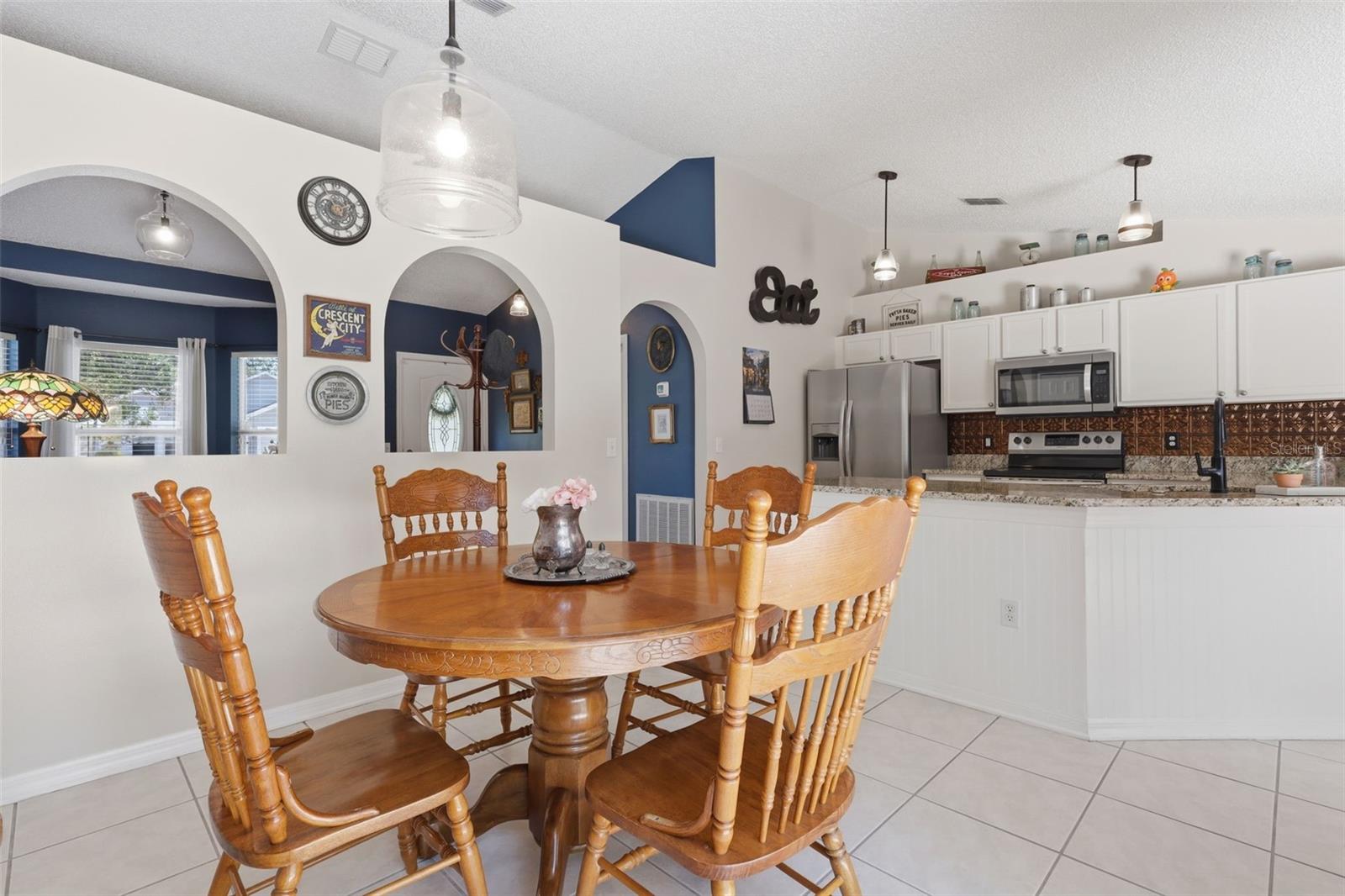 923 CASCADES PARK TRL, DELAND, FL, 32720