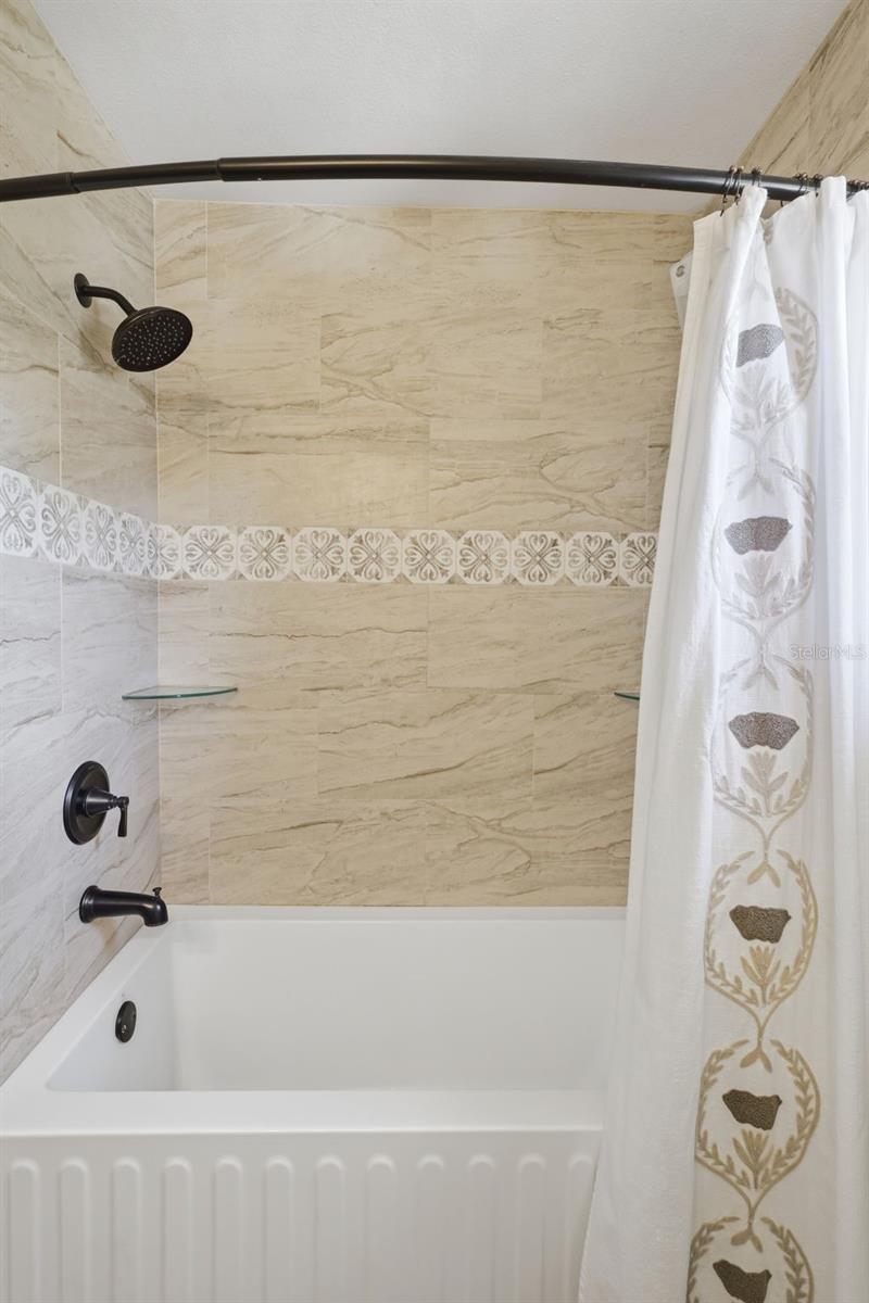 923 CASCADES PARK TRL, DELAND, FL, 32720