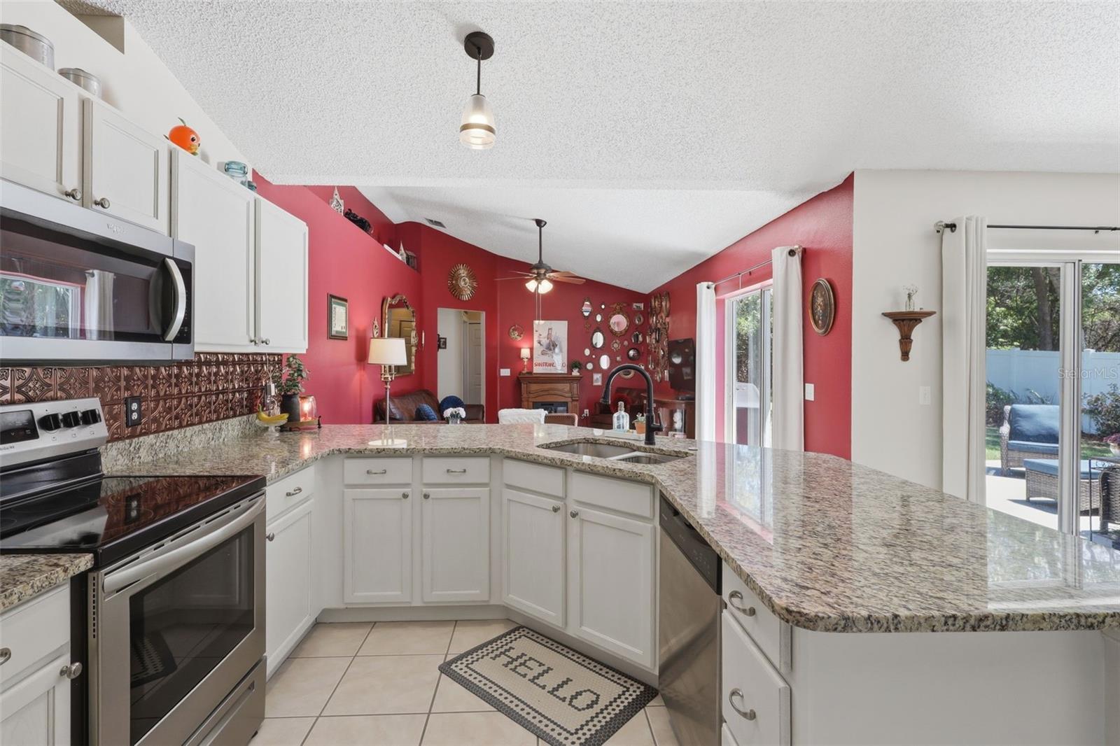 923 CASCADES PARK TRL, DELAND, FL, 32720