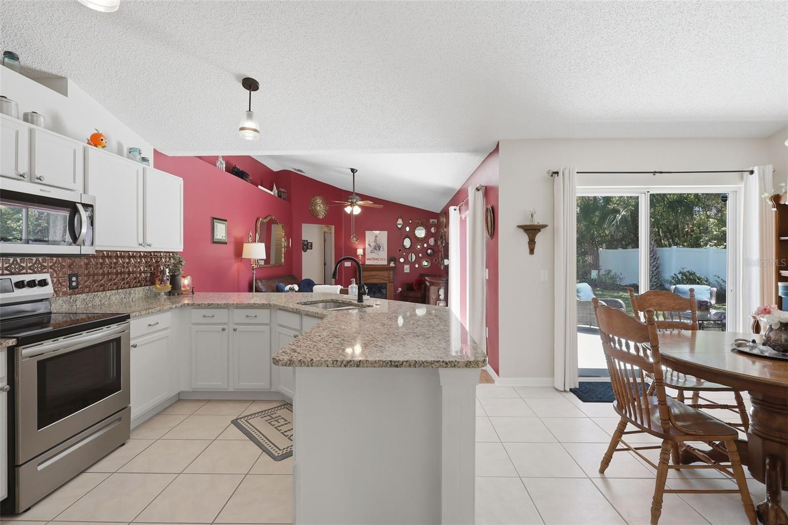 923 CASCADES PARK TRL, DELAND, FL, 32720