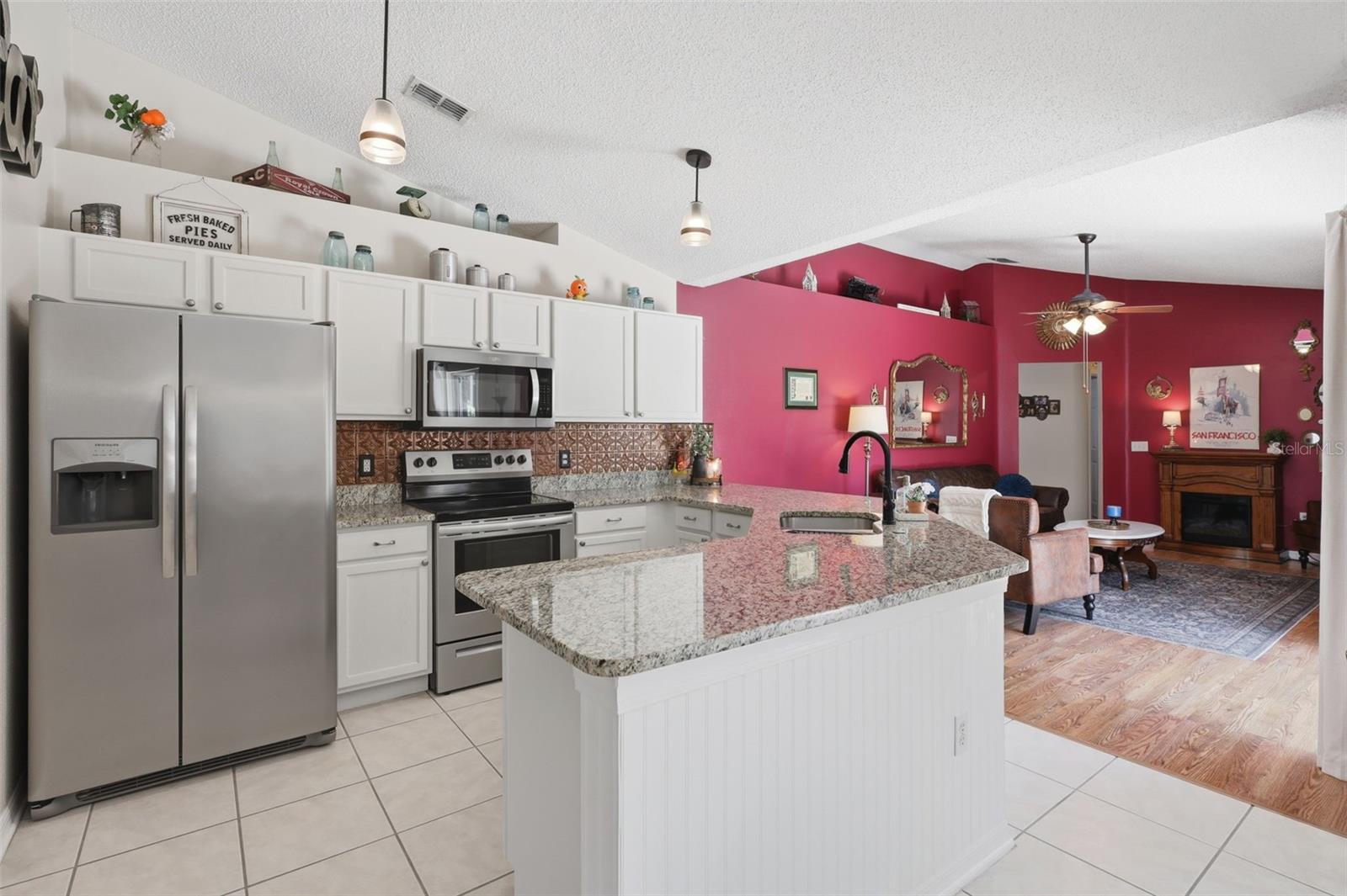 923 CASCADES PARK TRL, DELAND, FL, 32720