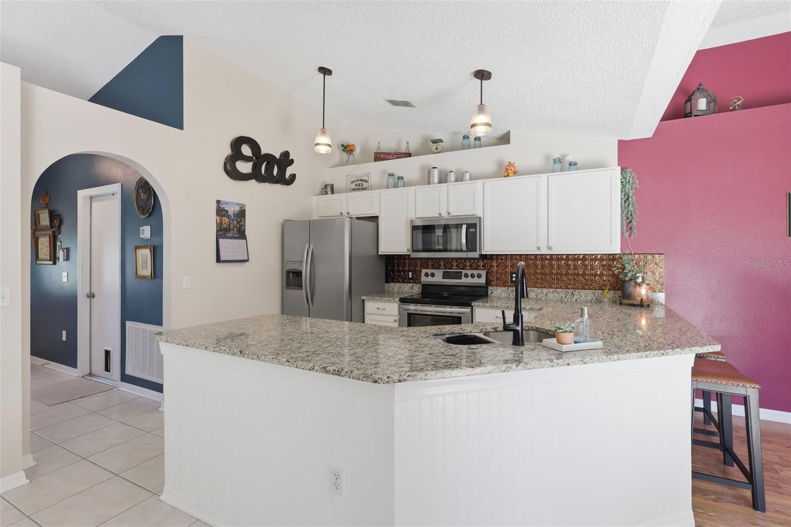 923 CASCADES PARK TRL, DELAND, FL, 32720