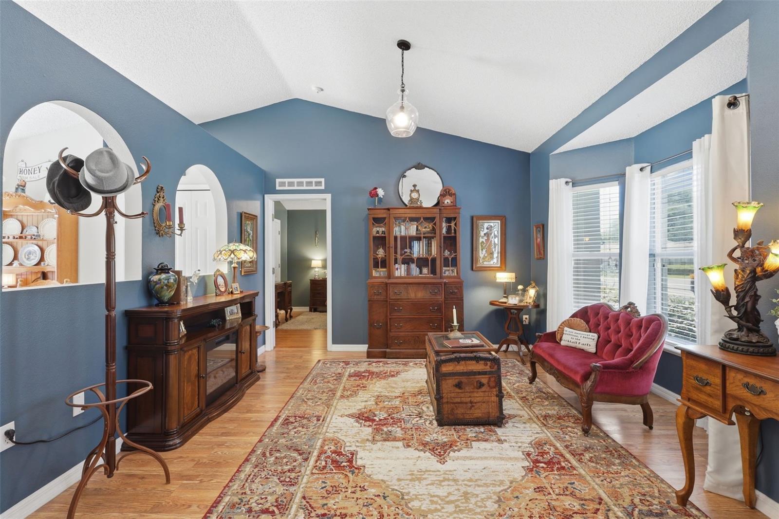 923 CASCADES PARK TRL, DELAND, FL, 32720