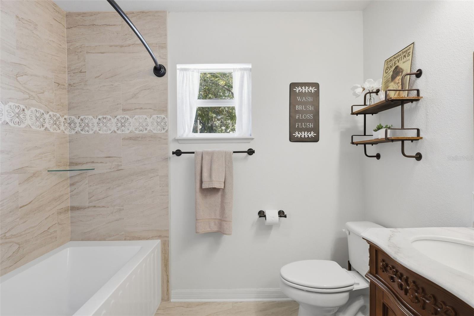 923 CASCADES PARK TRL, DELAND, FL, 32720