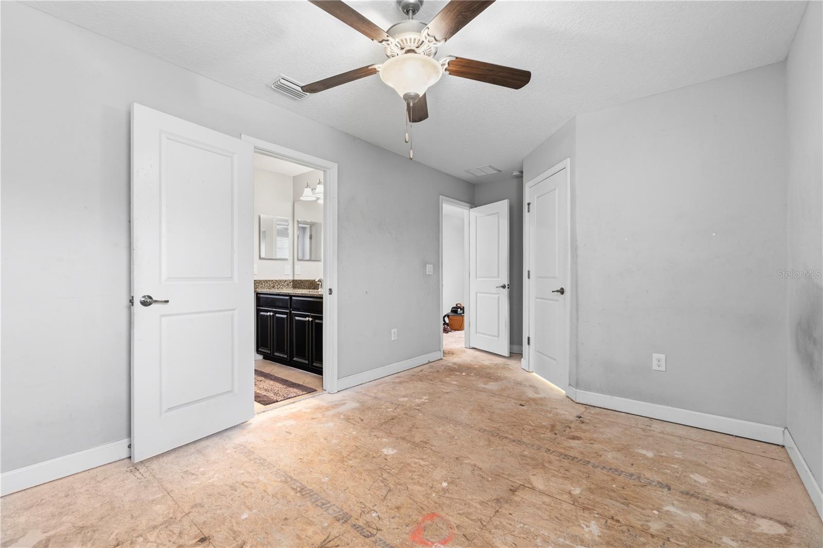 1588 LUDINGTON AVE, WESLEY CHAPEL, FL, 33543