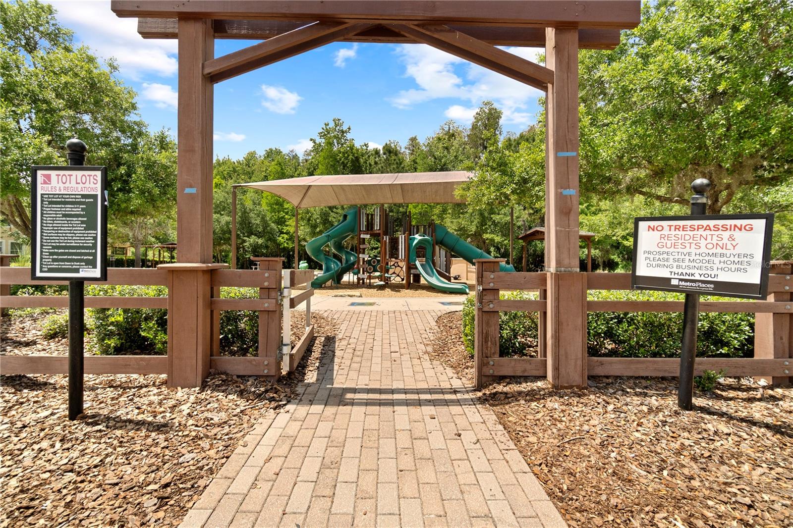 1588 LUDINGTON AVE, WESLEY CHAPEL, FL, 33543