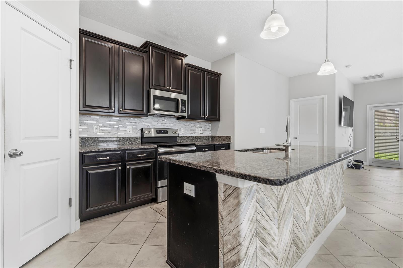 1588 LUDINGTON AVE, WESLEY CHAPEL, FL, 33543