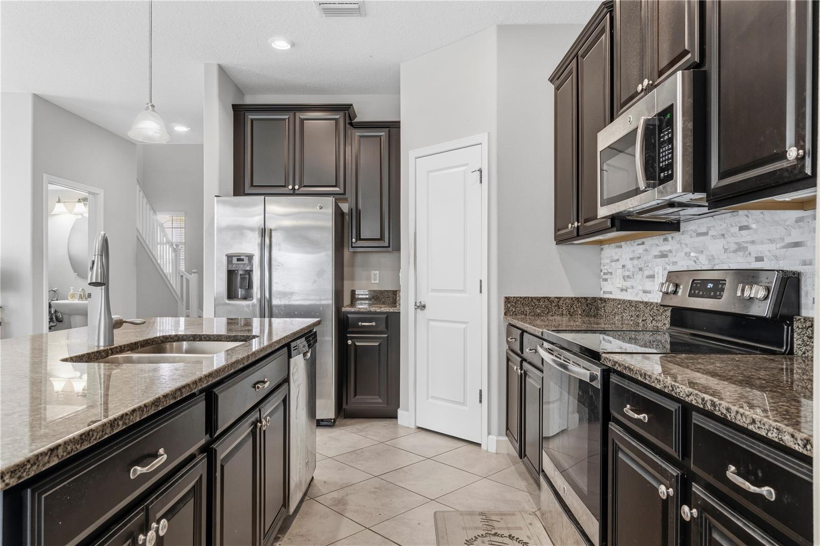 1588 LUDINGTON AVE, WESLEY CHAPEL, FL, 33543