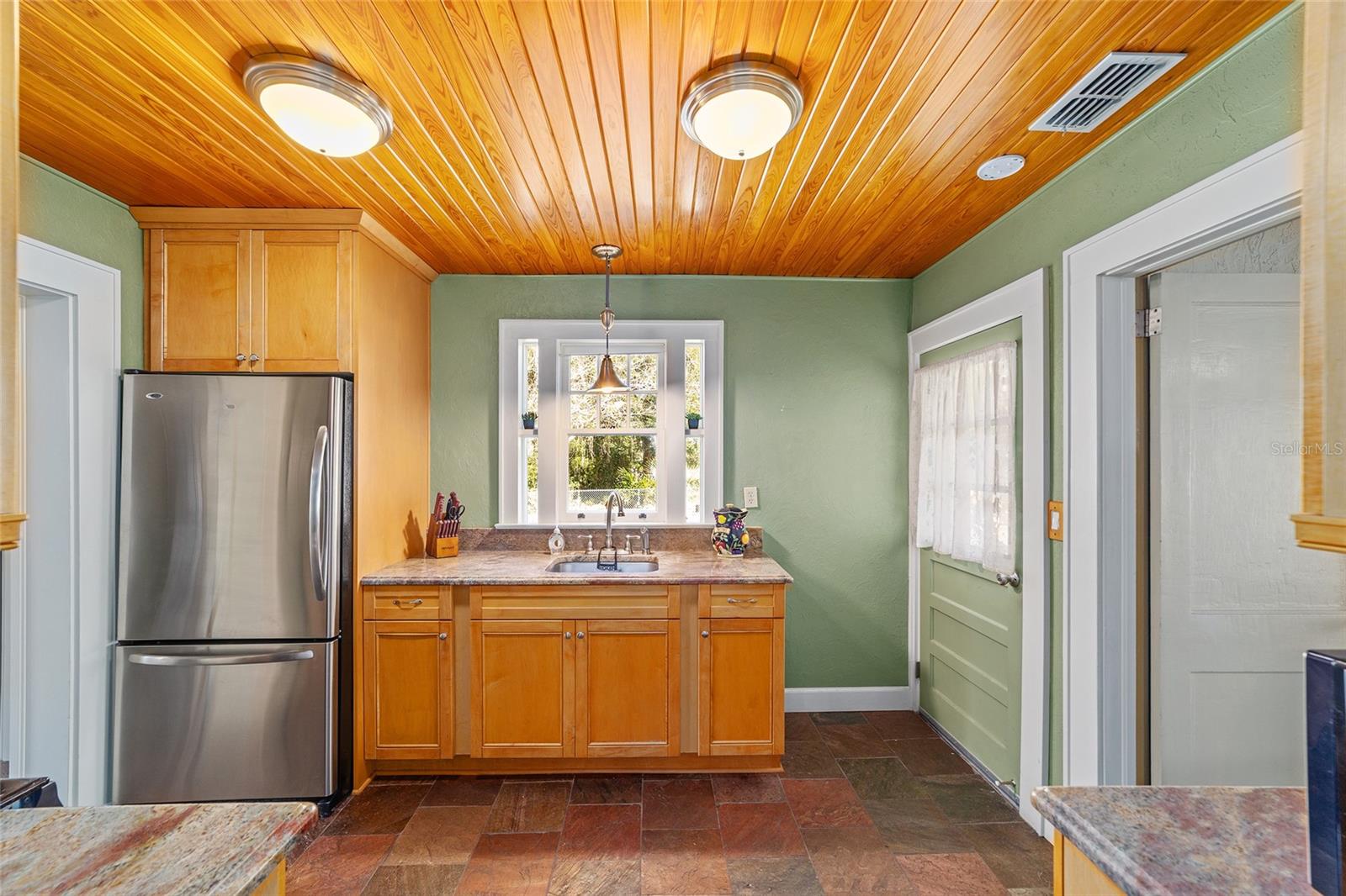 114 NE 11TH AVE, OCALA, FL, 34470