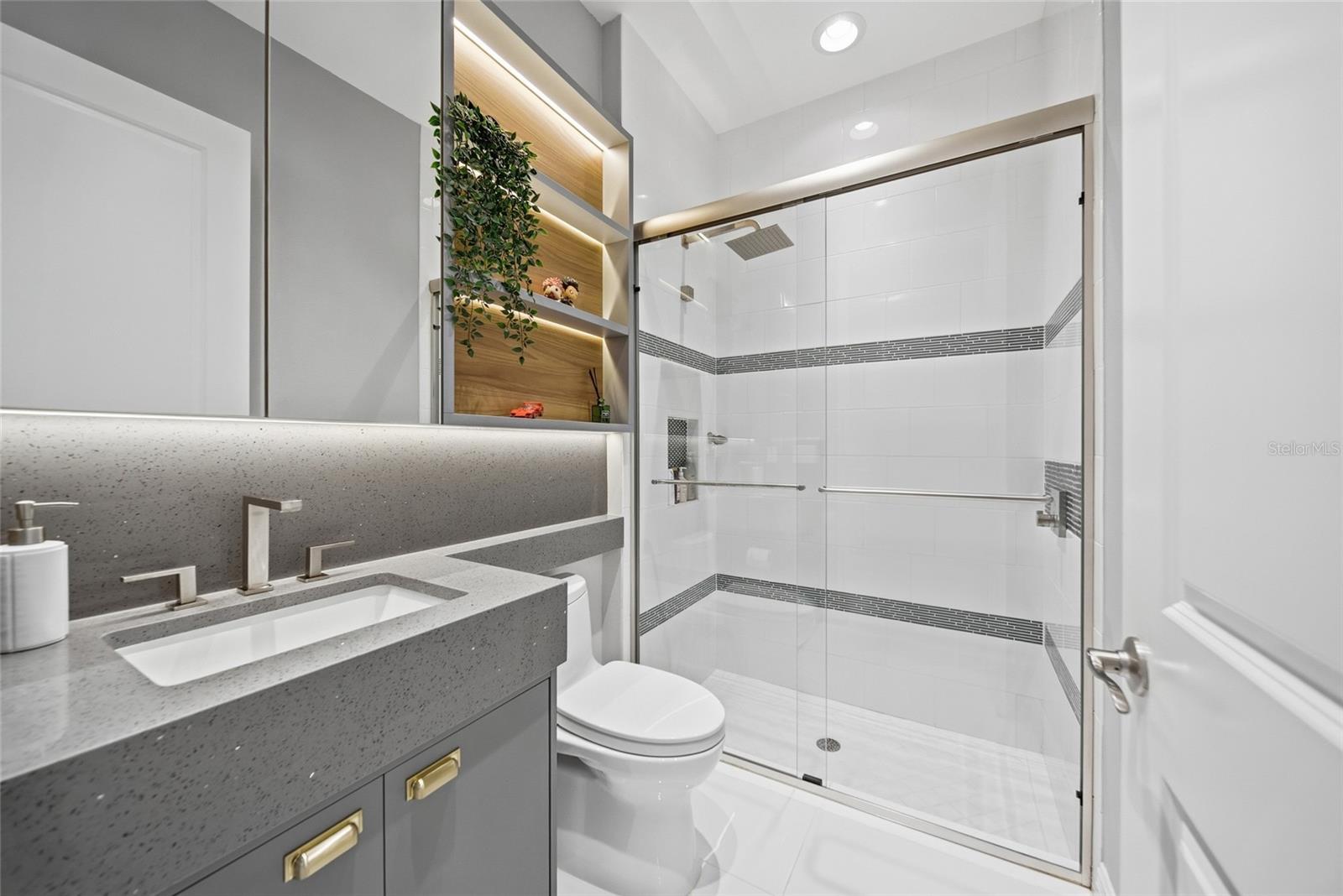 2420 COCO PALM CIR, WESLEY CHAPEL, FL, 33543