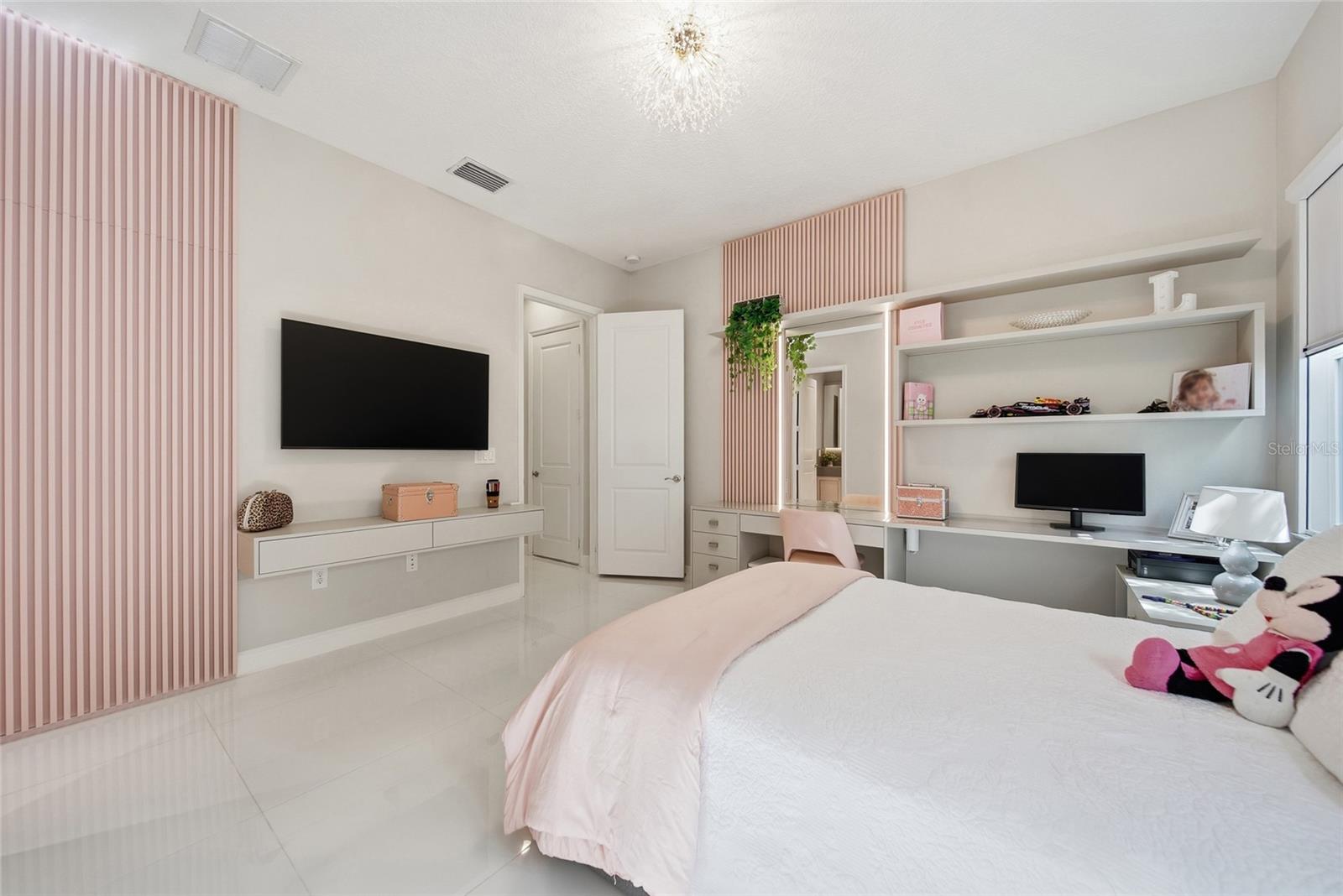 2420 COCO PALM CIR, WESLEY CHAPEL, FL, 33543