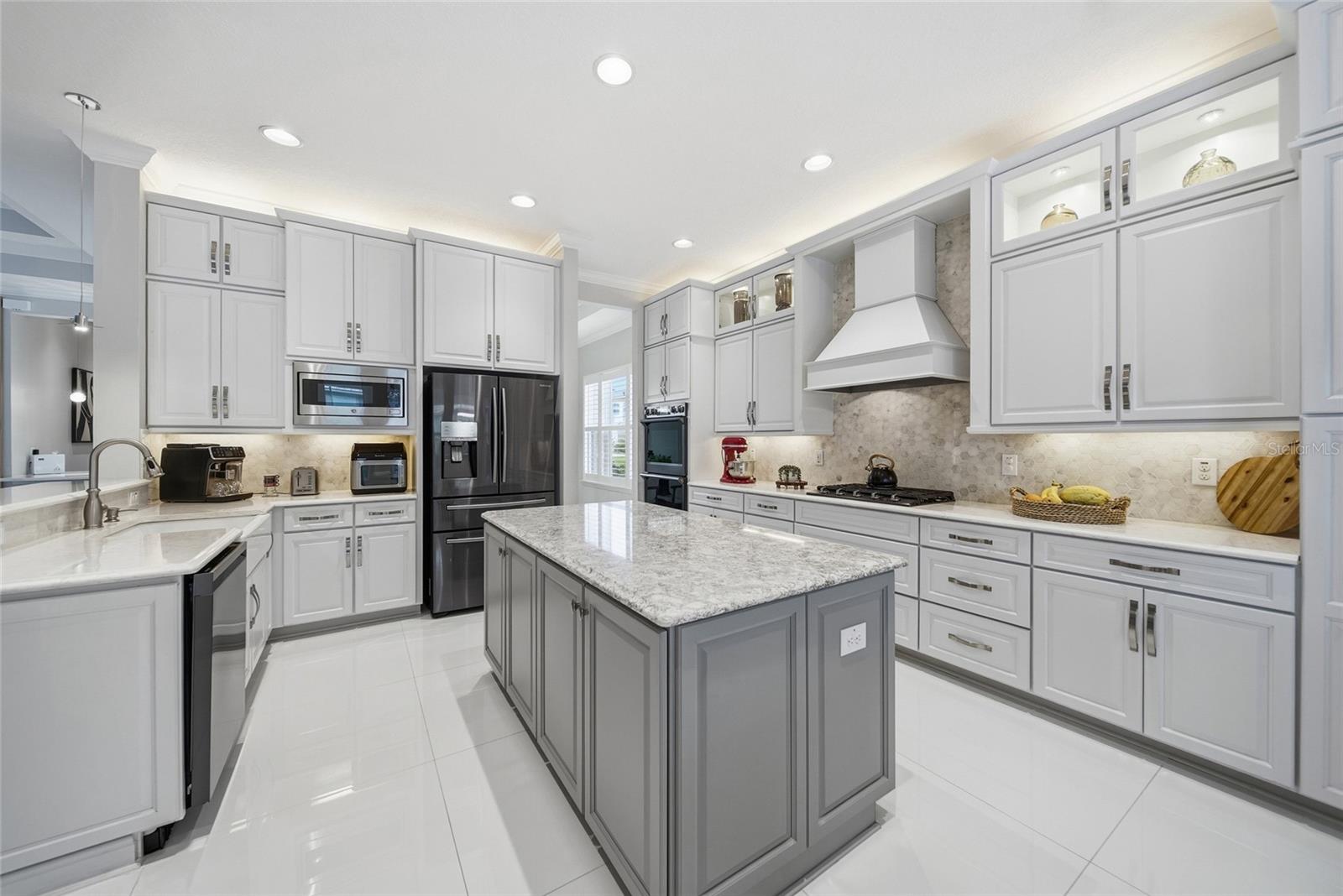 2420 COCO PALM CIR, WESLEY CHAPEL, FL, 33543