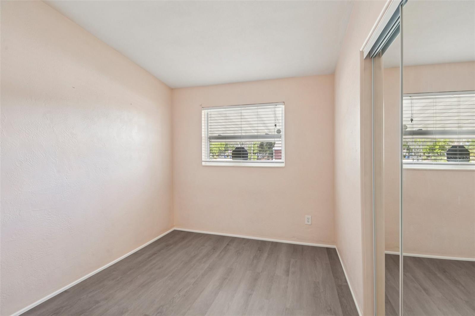 225 SE JEFFERSON CIR N, ST PETERSBURG, FL, 33703