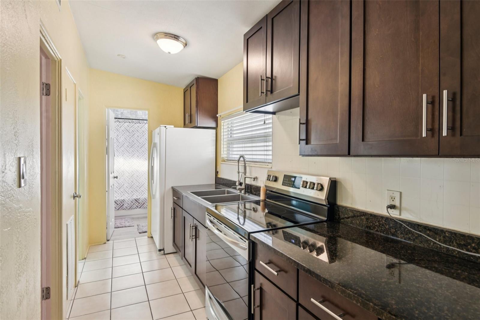 225 SE JEFFERSON CIR N, ST PETERSBURG, FL, 33703