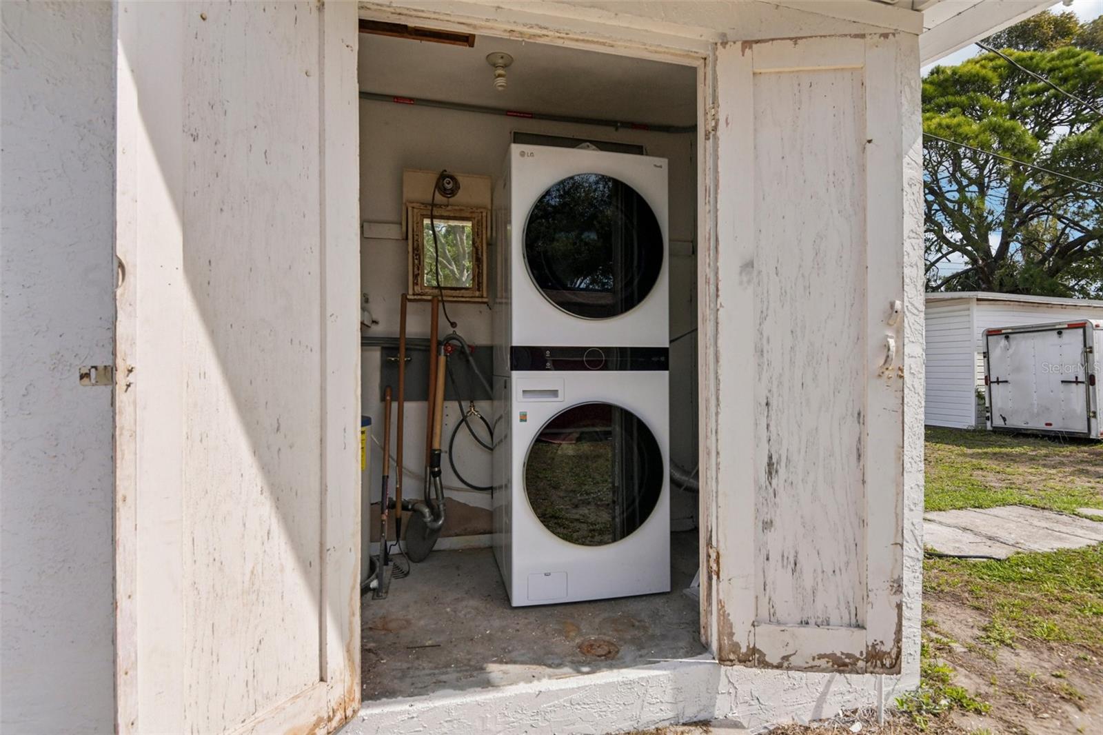 225 SE JEFFERSON CIR N, ST PETERSBURG, FL, 33703