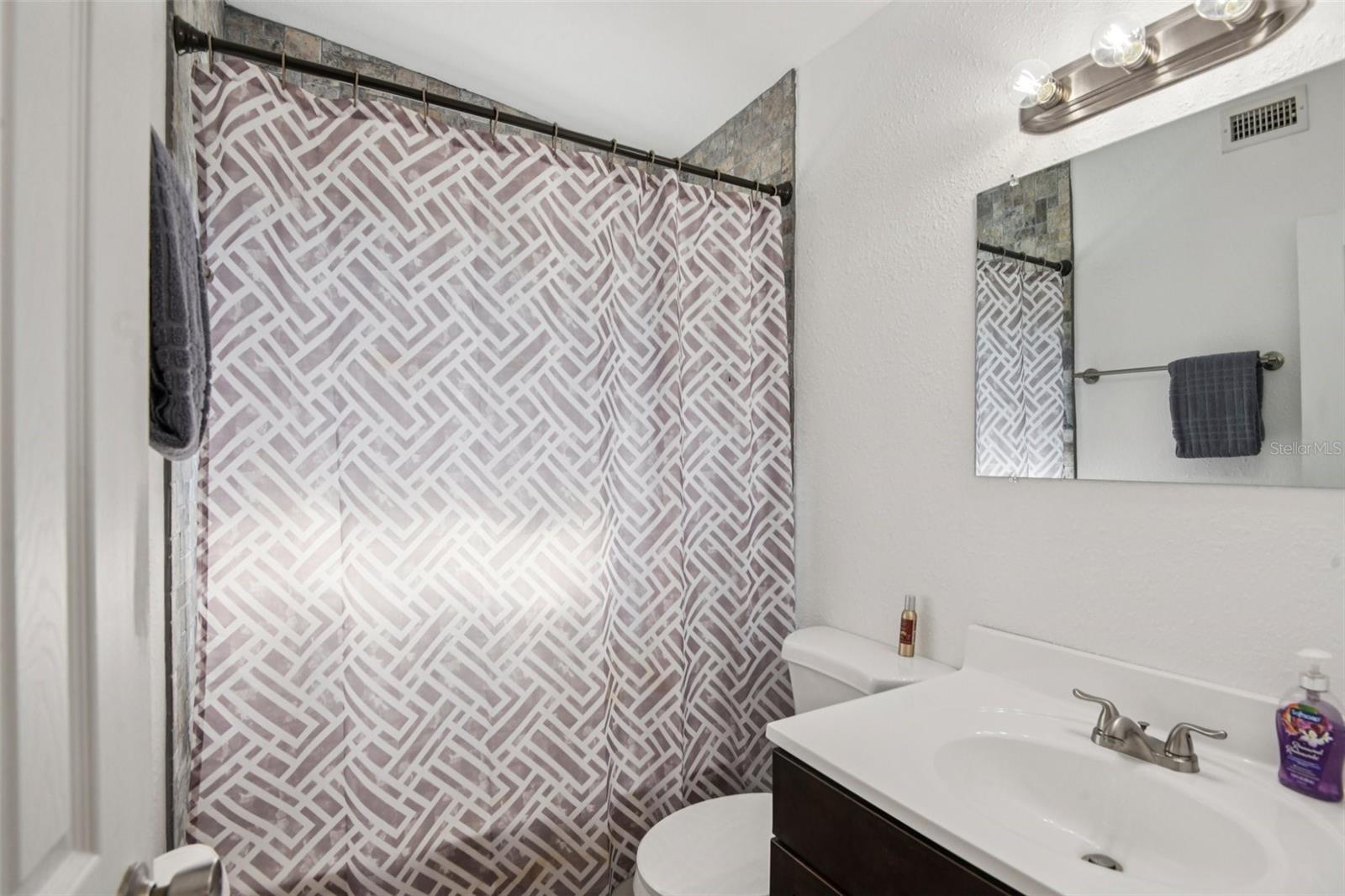 225 SE JEFFERSON CIR N, ST PETERSBURG, FL, 33703