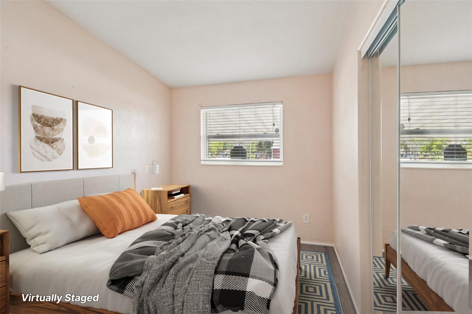 225 SE JEFFERSON CIR N, ST PETERSBURG, FL, 33703