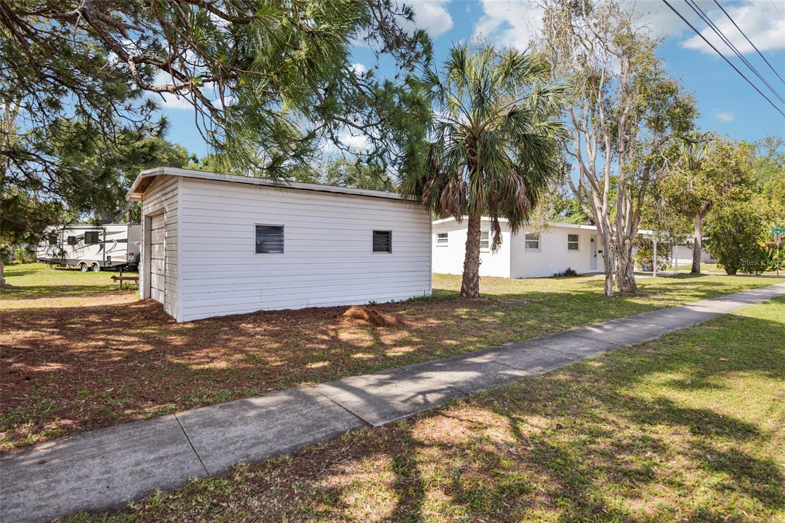 225 SE JEFFERSON CIR N, ST PETERSBURG, FL, 33703