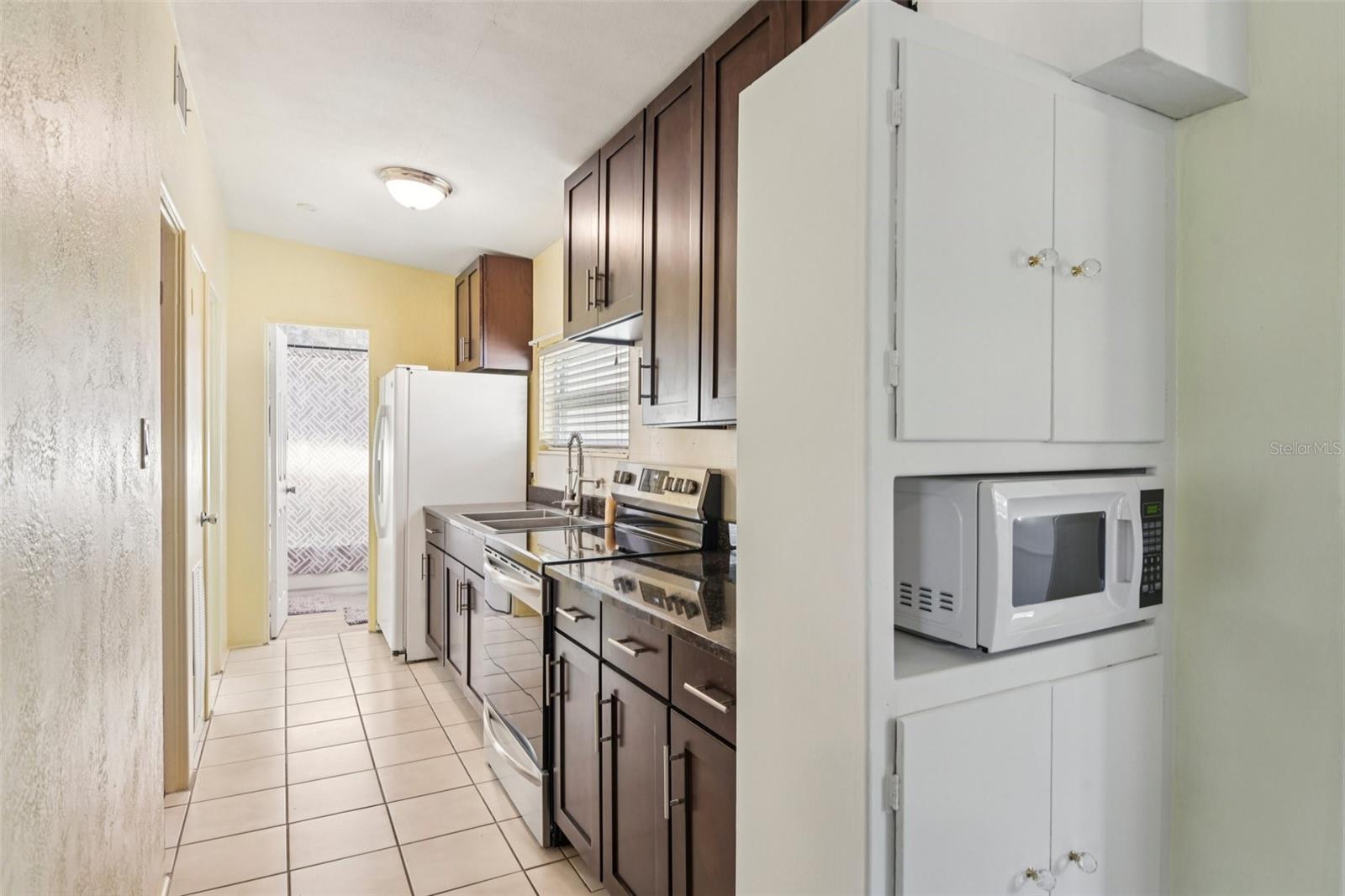 225 SE JEFFERSON CIR N, ST PETERSBURG, FL, 33703