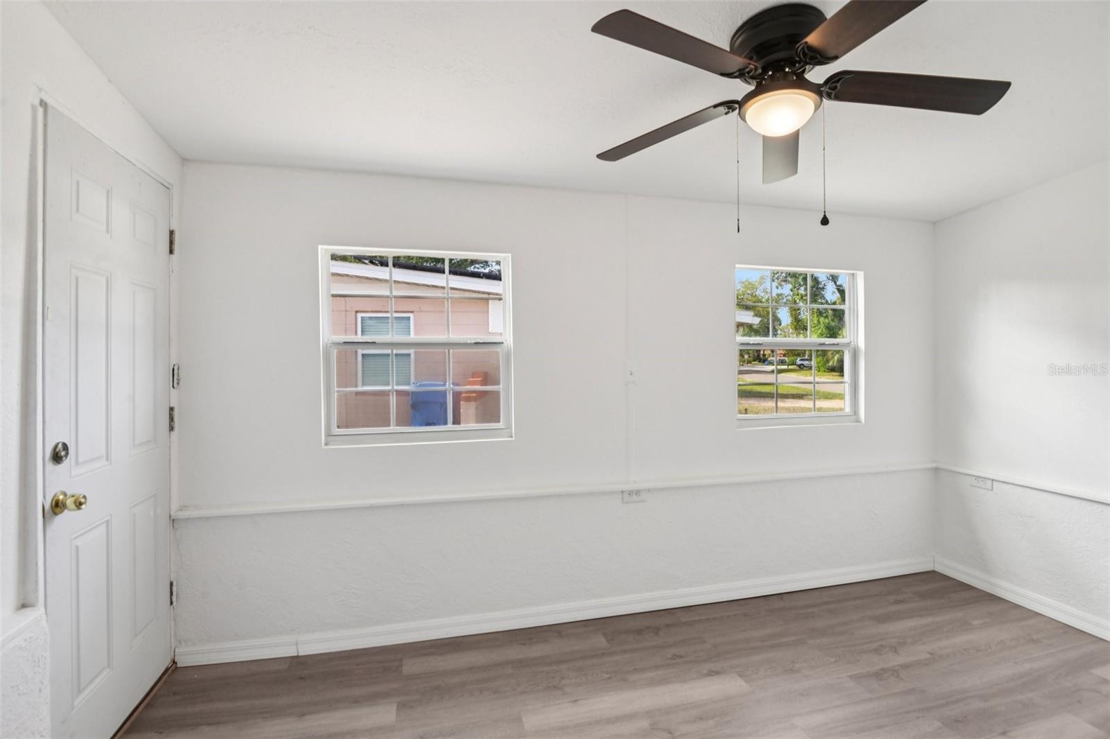 225 SE JEFFERSON CIR N, ST PETERSBURG, FL, 33703