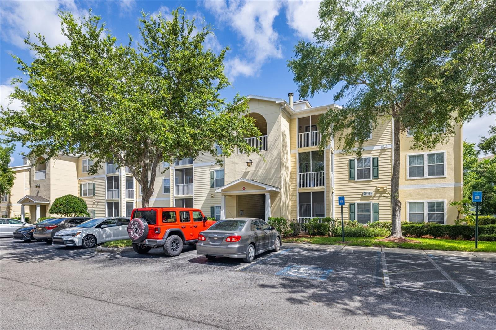 18439 BRIDLE CLUB DR, TAMPA, FL, 33647