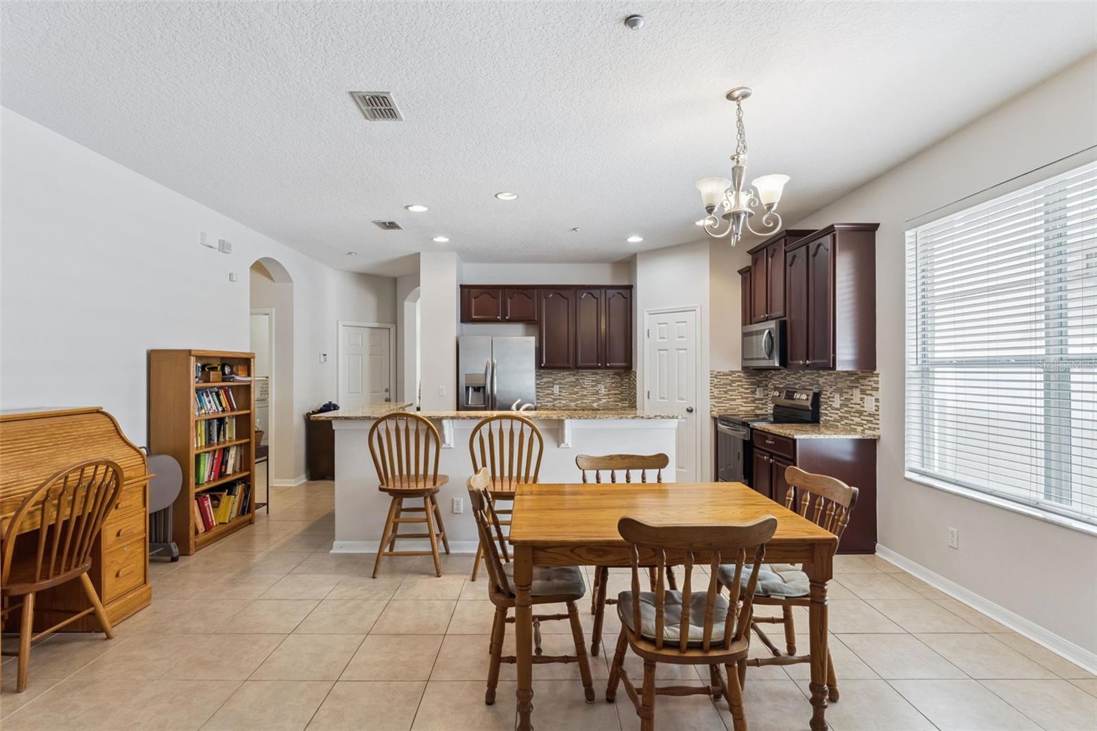 9885 LELAND DR, ORLANDO, FL, 32827