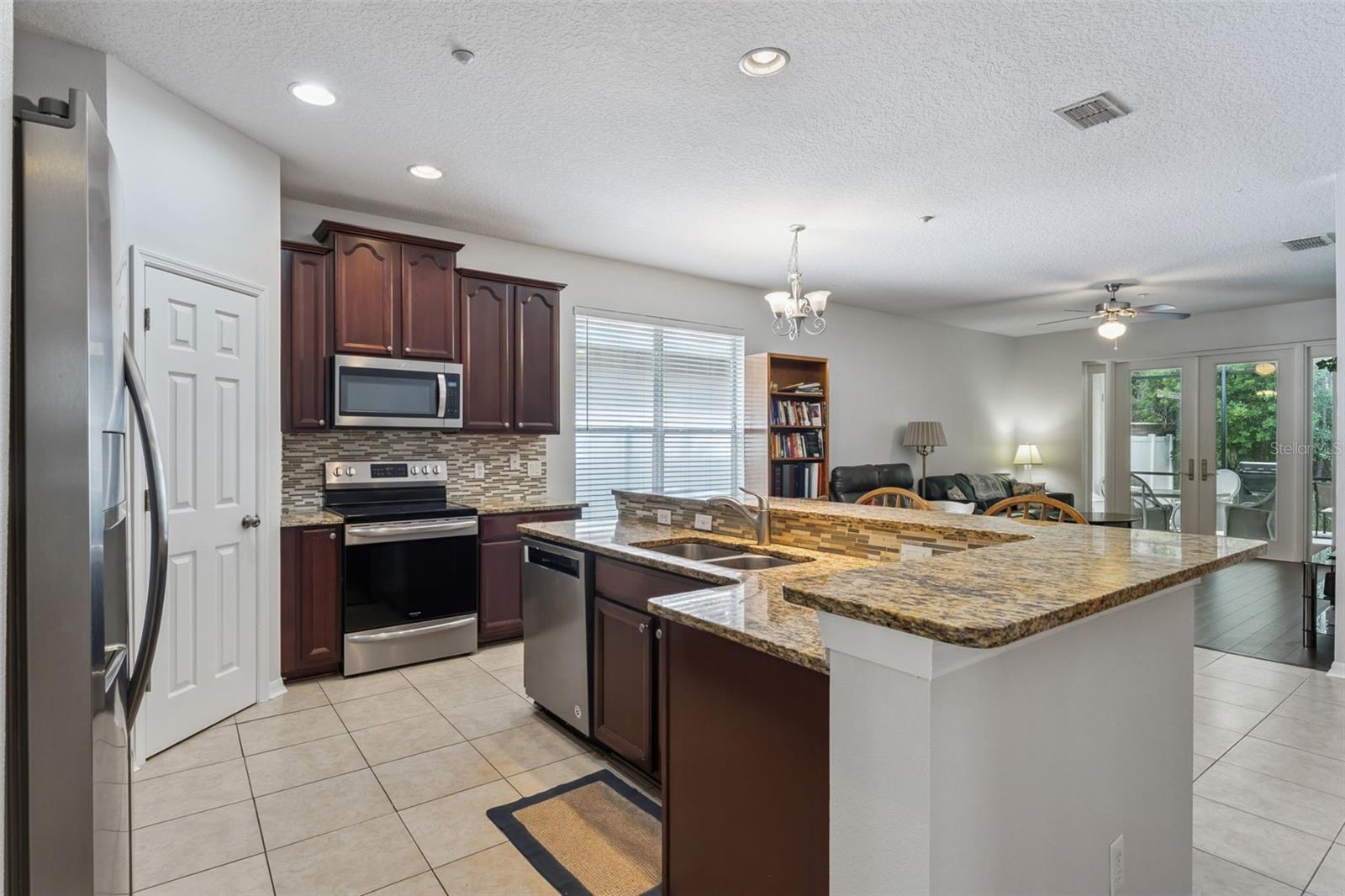 9885 LELAND DR, ORLANDO, FL, 32827