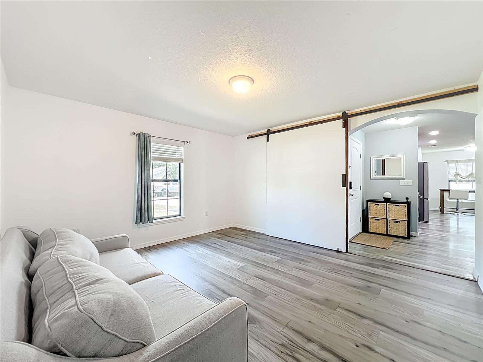 2395 BRACKNELL FOREST TRL, TAVARES, FL, 32778