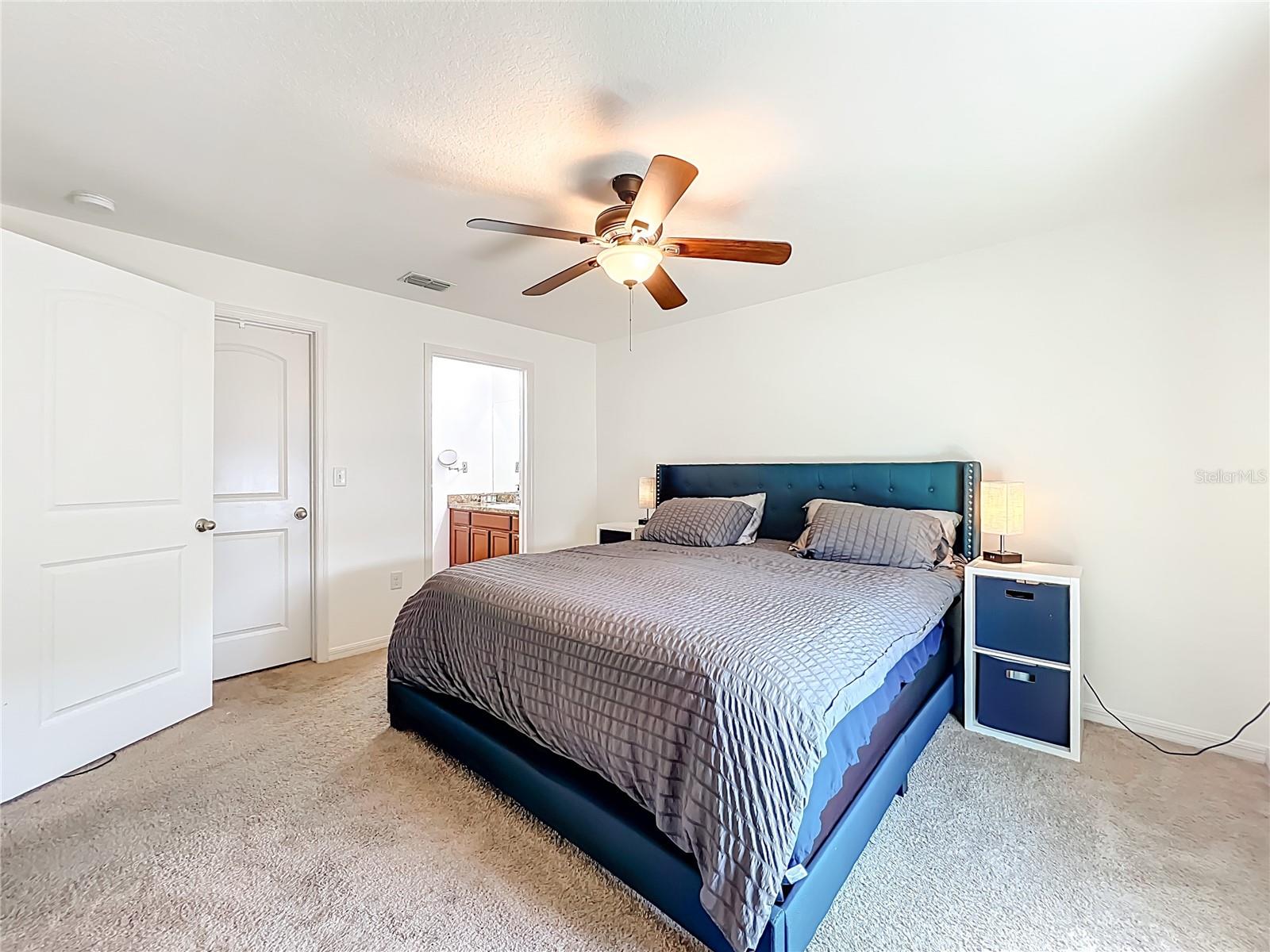 2395 BRACKNELL FOREST TRL, TAVARES, FL, 32778