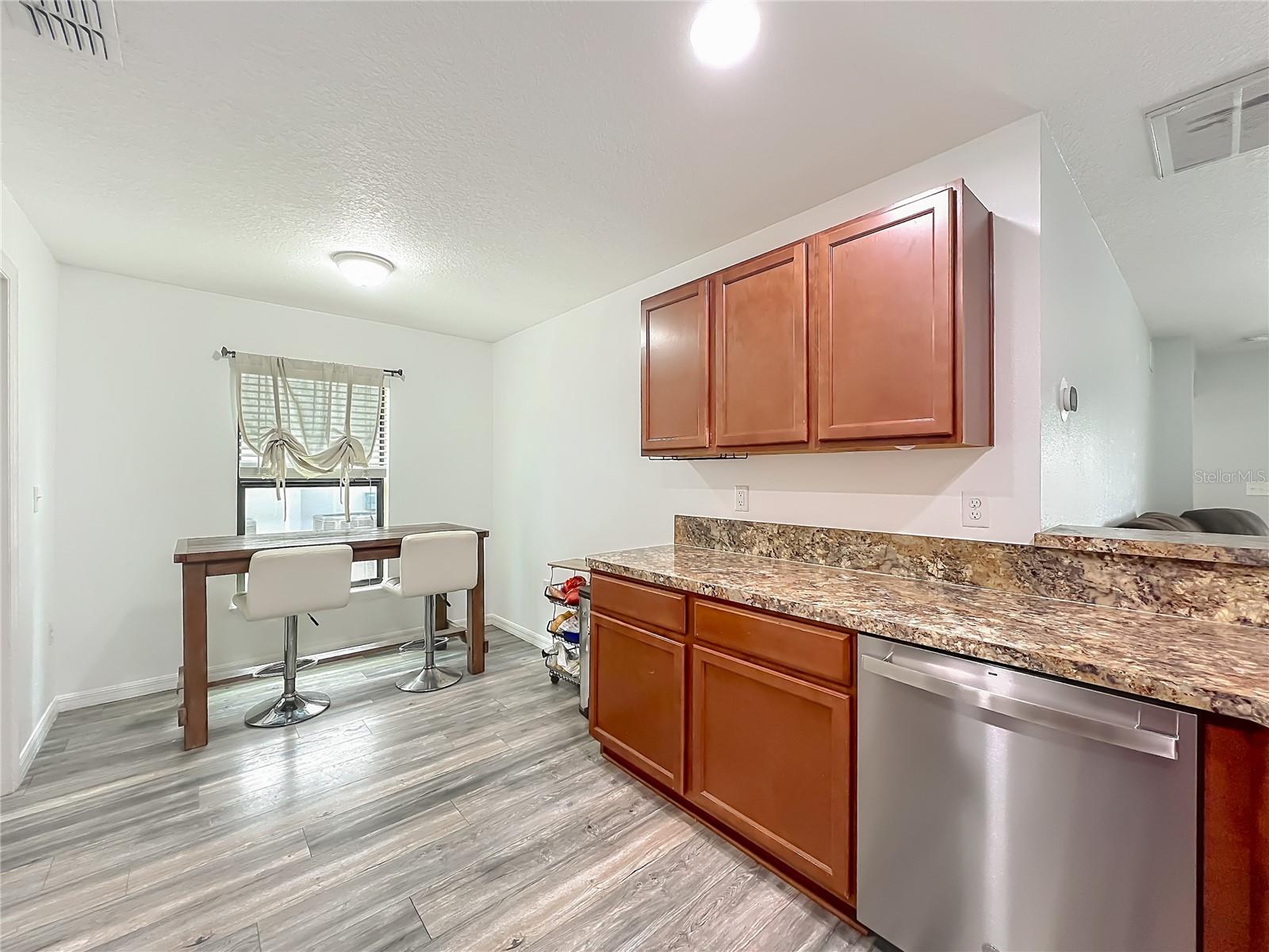 2395 BRACKNELL FOREST TRL, TAVARES, FL, 32778