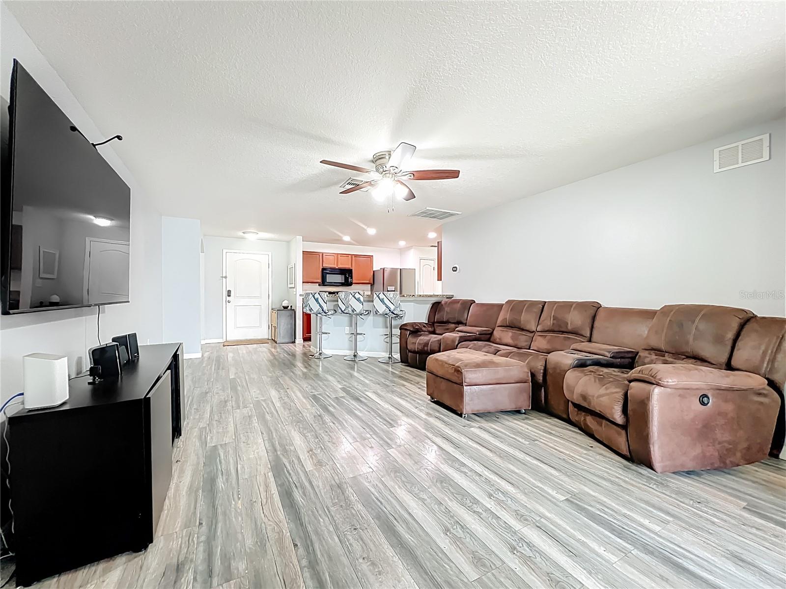 2395 BRACKNELL FOREST TRL, TAVARES, FL, 32778