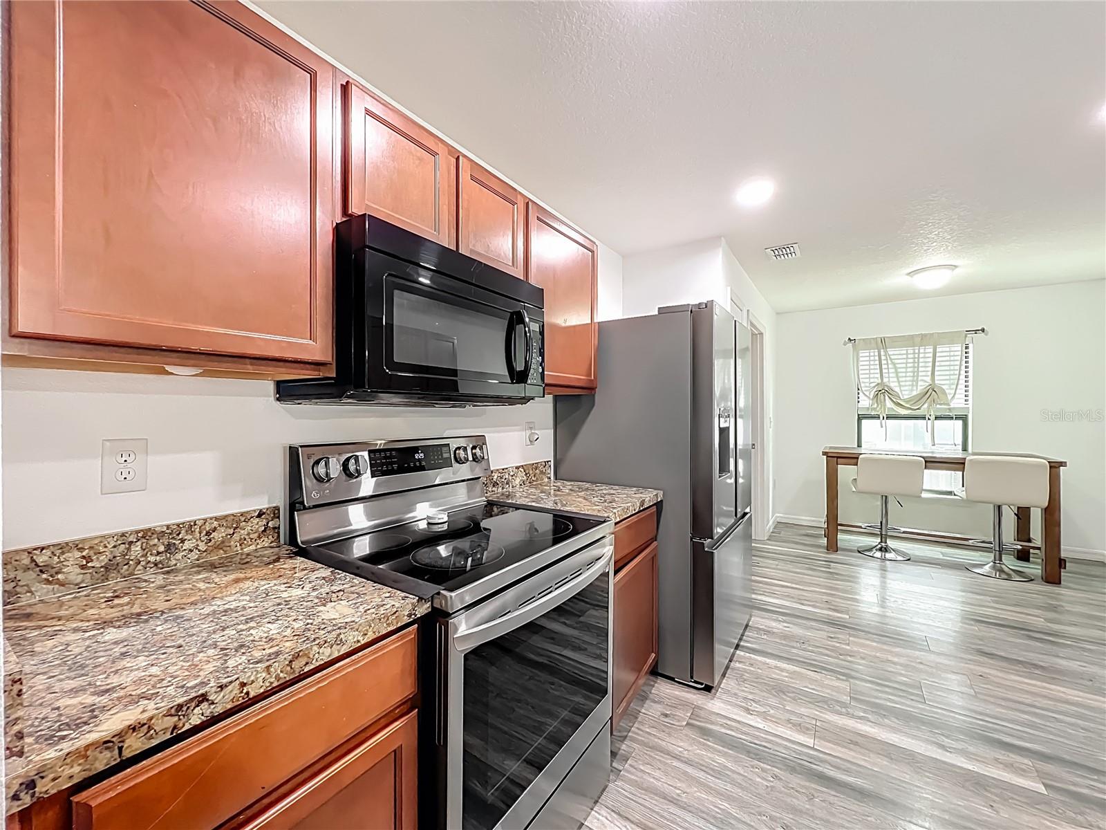 2395 BRACKNELL FOREST TRL, TAVARES, FL, 32778