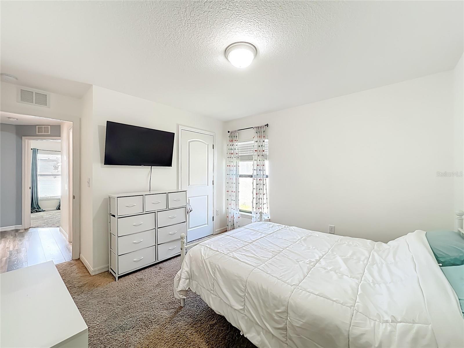 2395 BRACKNELL FOREST TRL, TAVARES, FL, 32778