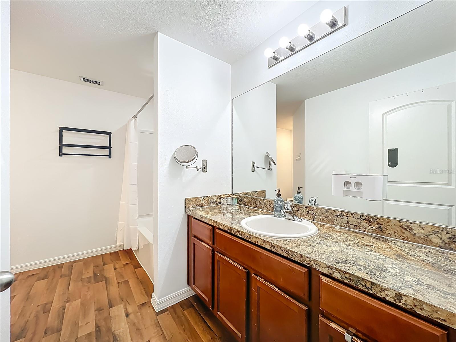 2395 BRACKNELL FOREST TRL, TAVARES, FL, 32778