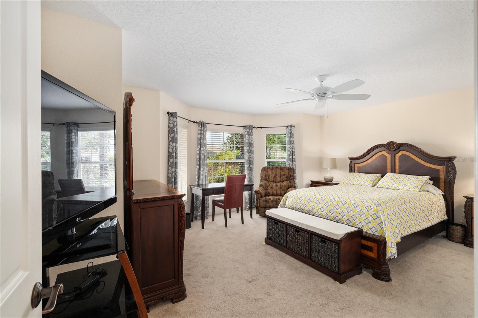 2033 SALMON WAY, THE VILLAGES, FL, 32162