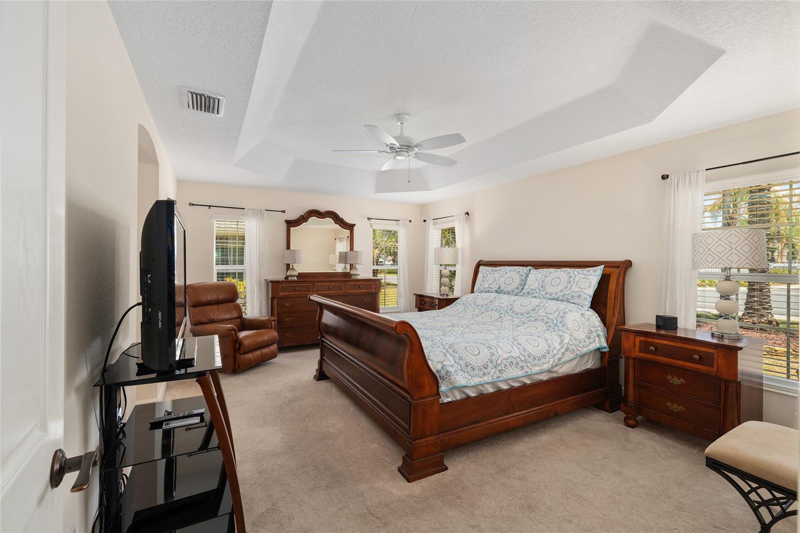 2033 SALMON WAY, THE VILLAGES, FL, 32162