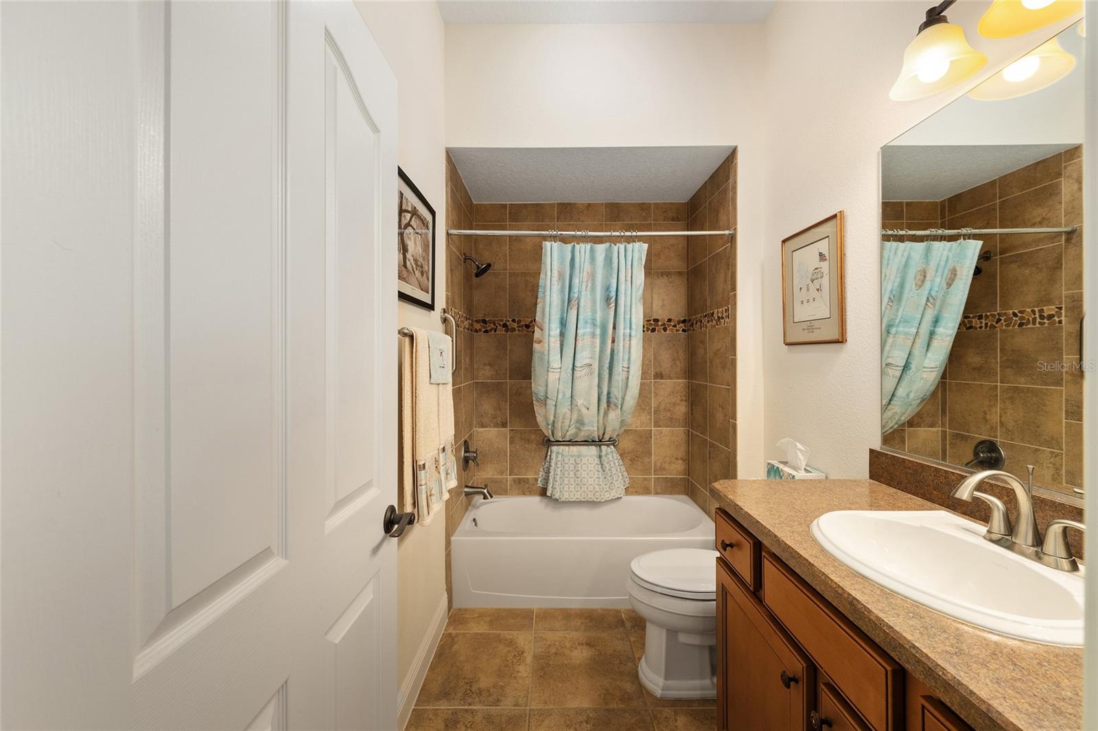 2033 SALMON WAY, THE VILLAGES, FL, 32162