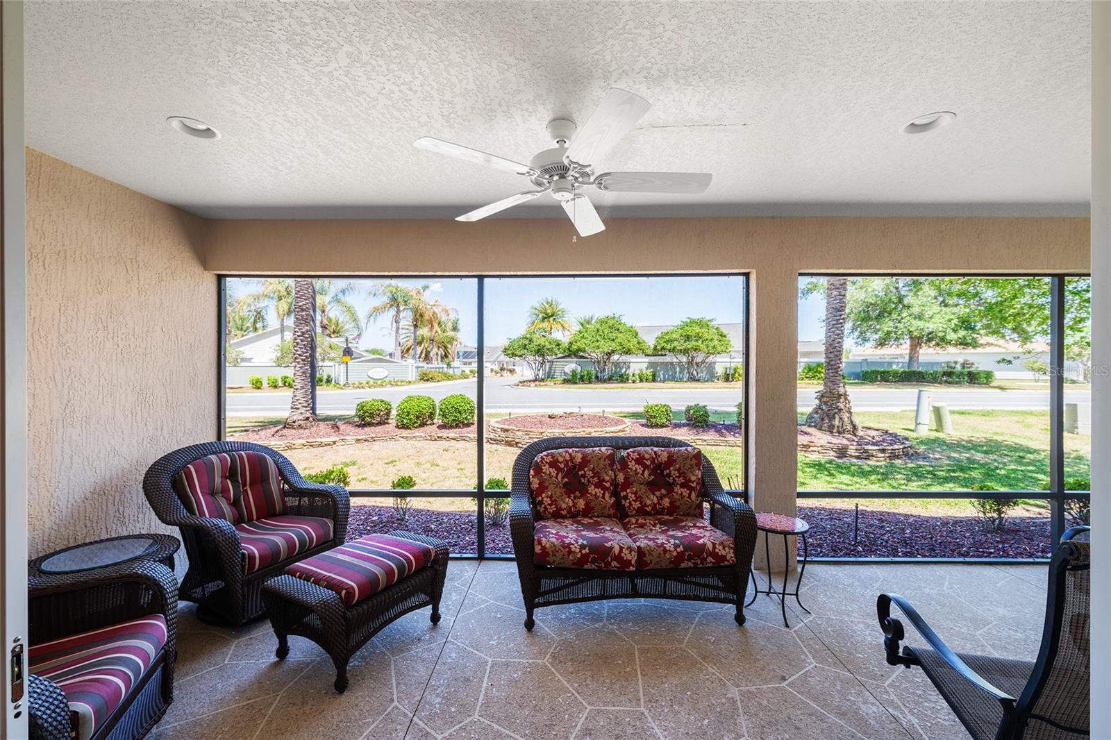 2033 SALMON WAY, THE VILLAGES, FL, 32162