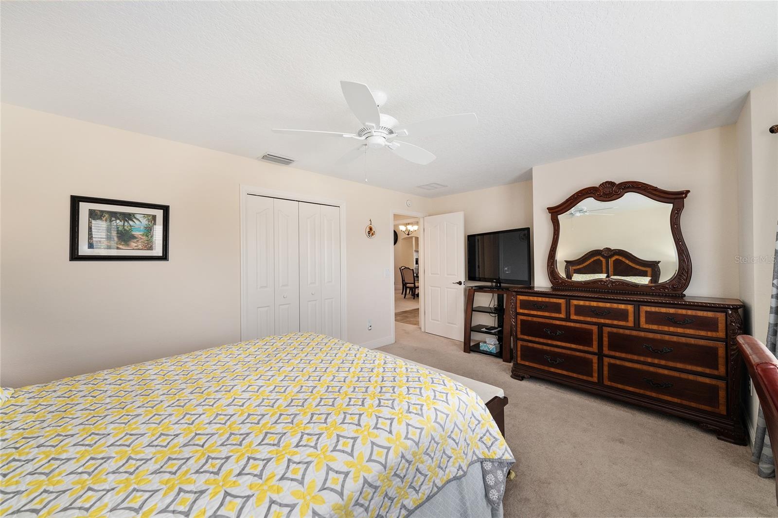 2033 SALMON WAY, THE VILLAGES, FL, 32162