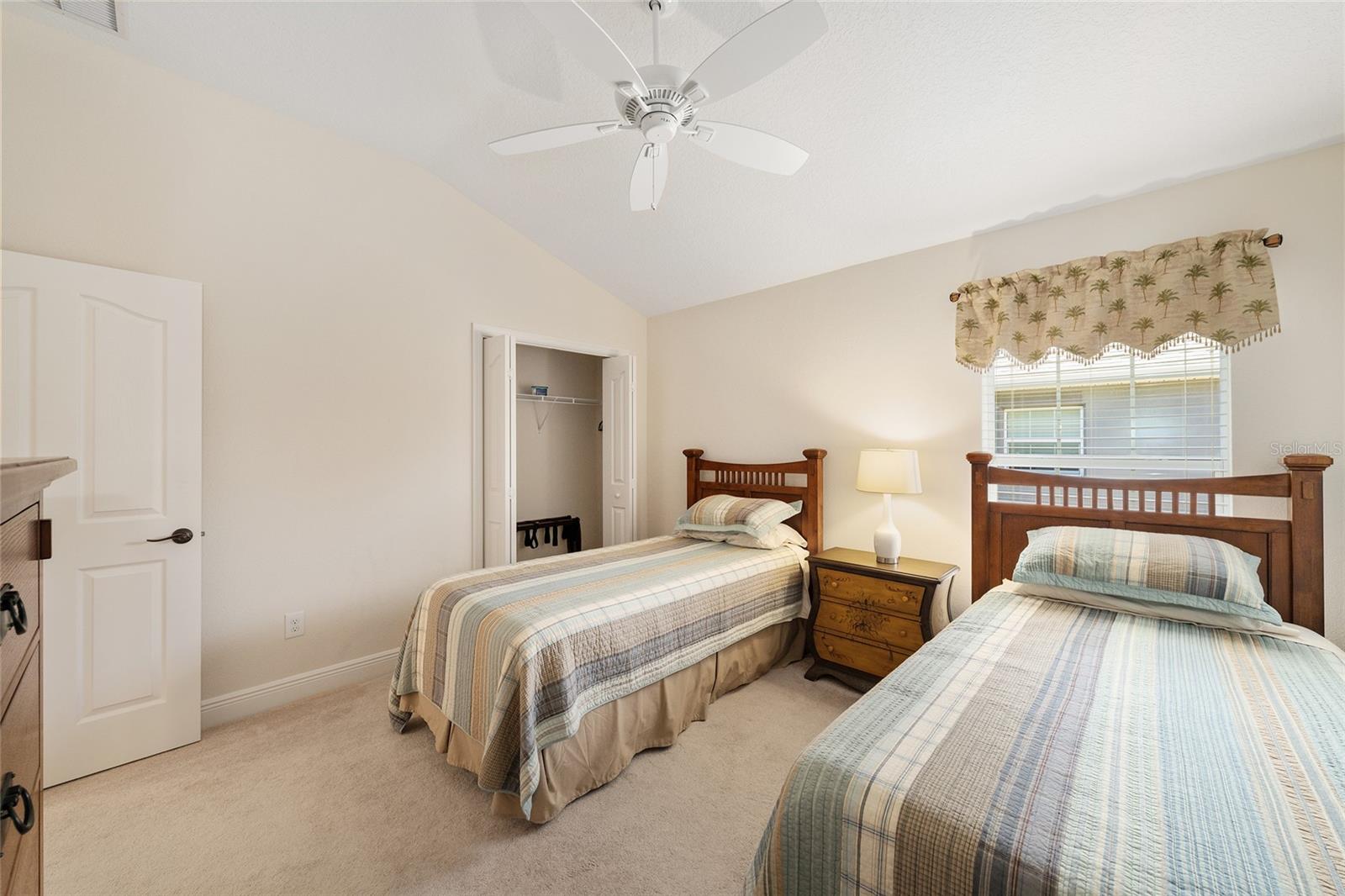 2033 SALMON WAY, THE VILLAGES, FL, 32162