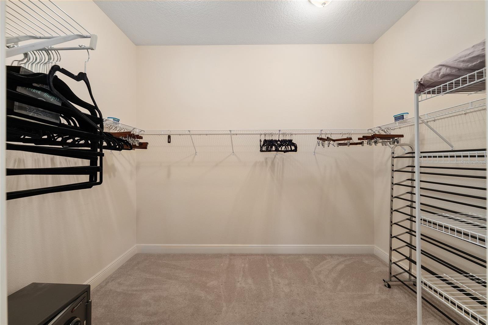 2033 SALMON WAY, THE VILLAGES, FL, 32162