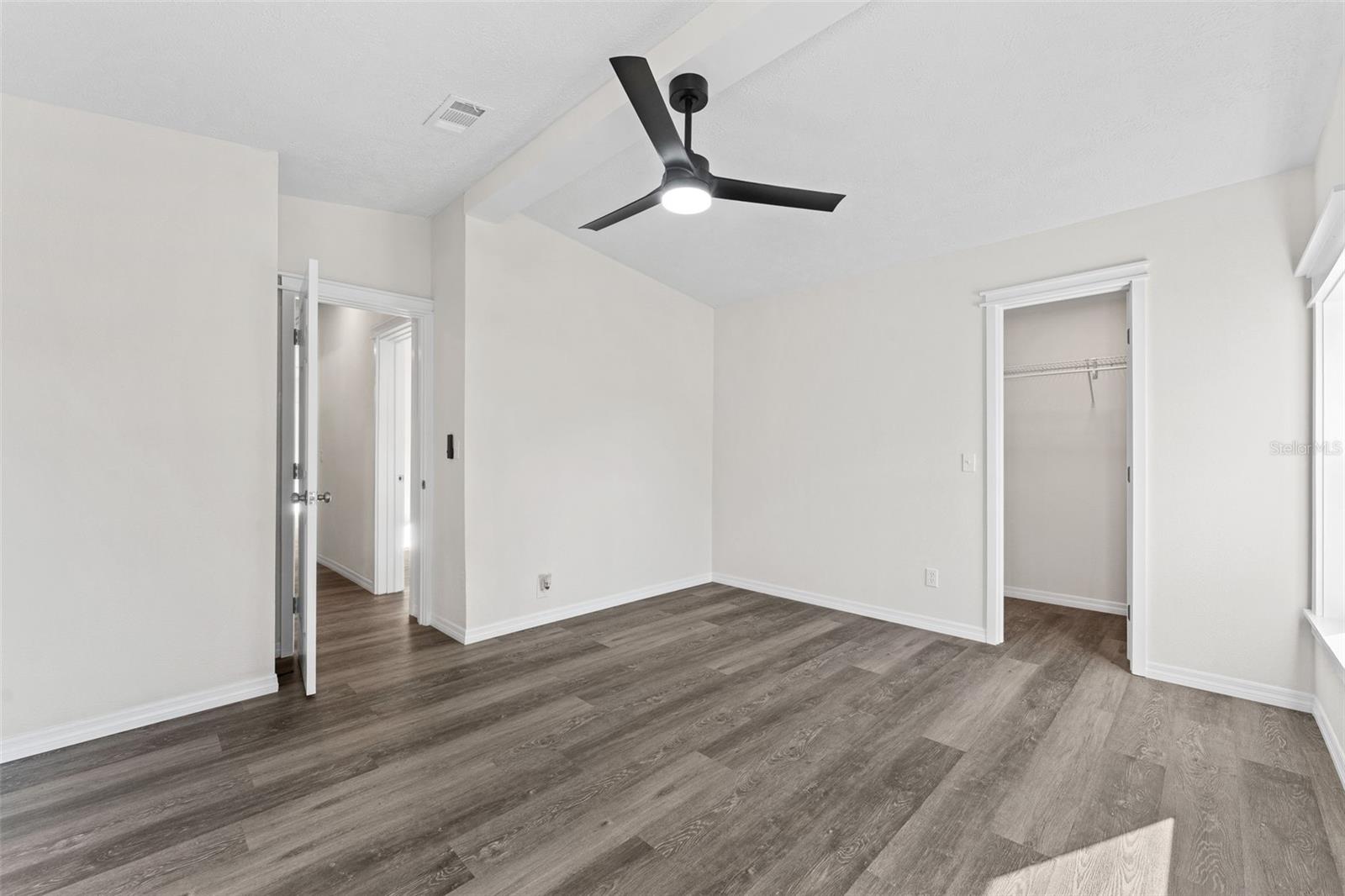 142 N INDIAN RIVER DR N, EDGEWATER, FL, 32141