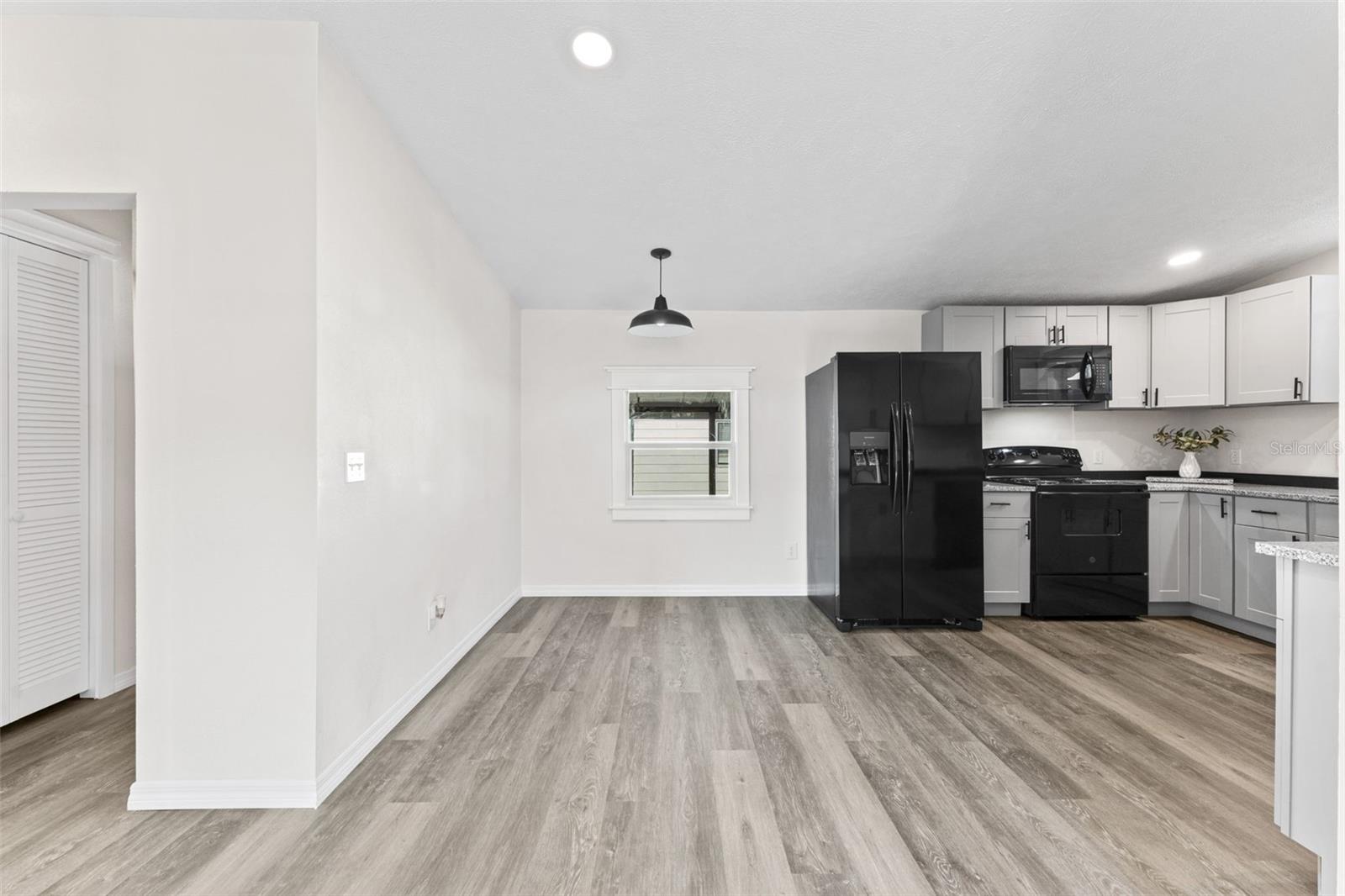 142 N INDIAN RIVER DR N, EDGEWATER, FL, 32141